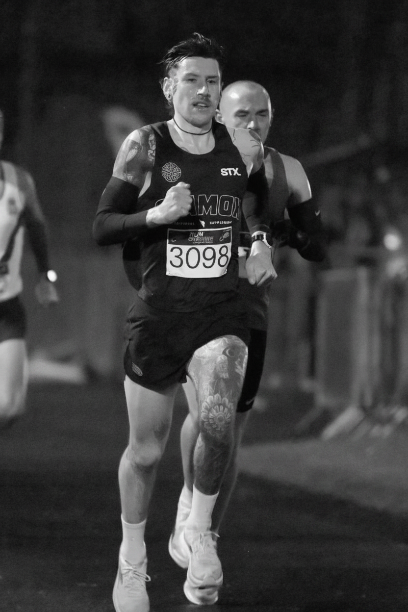 Runner competing with Stamox beetroot powder for endurance and recovery support